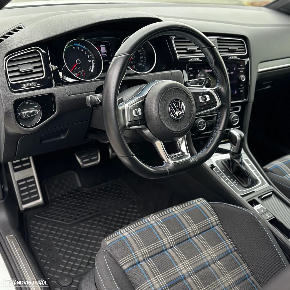 VW Golf 1.4 GTE Plug-In-Hybrid DSG - 21