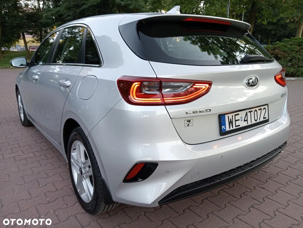 Kia Ceed 1.6 CRDi mHEV M - 19