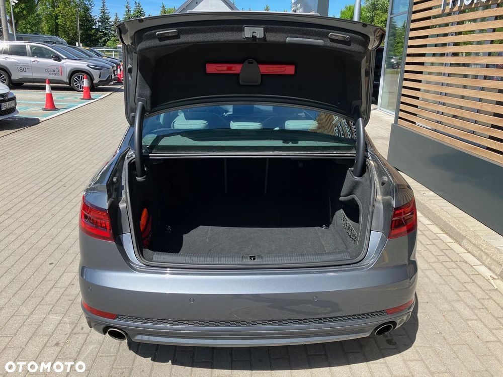 Audi A4 Limousine 2.0 TFSI ultra S tronic - 8