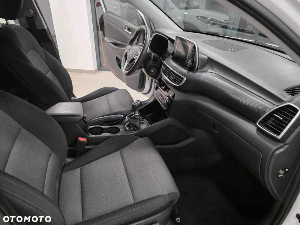Hyundai Tucson 1.6 GDI BlueDrive Style 2WD - 18