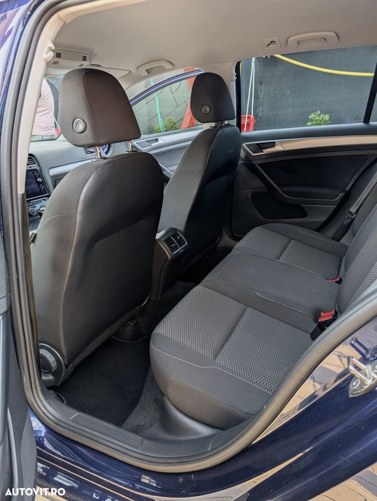 Volkswagen Golf - 14