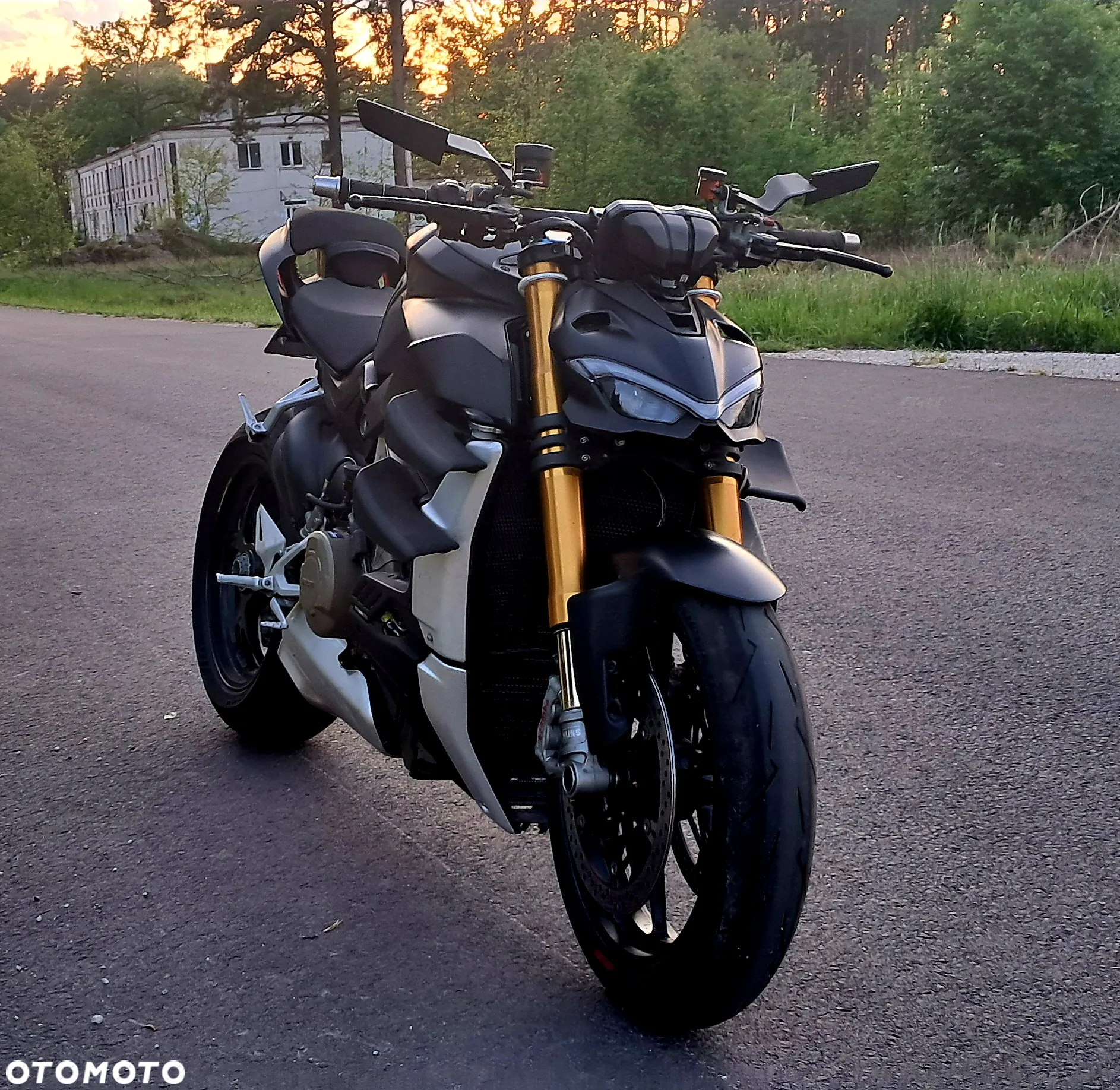 Ducati Streetfighter V4 - 4