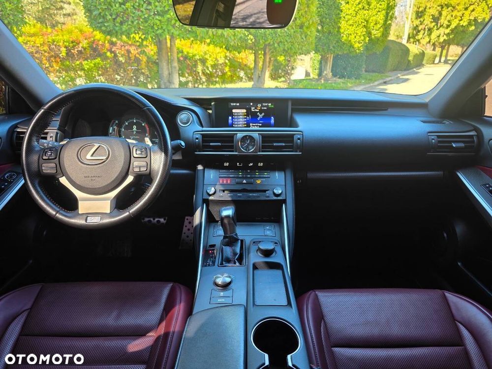 Lexus IS 200t / 300 F Sport - 6