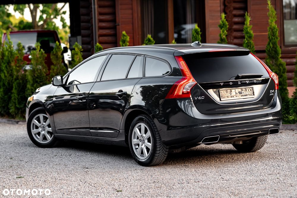 Volvo V60 D4 AWD Geartronic Momentum - 8