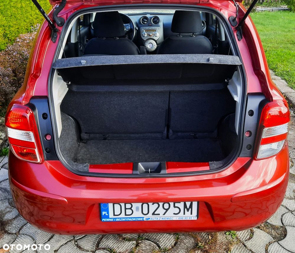 Nissan Micra 1.2 Bild der Frau - 12