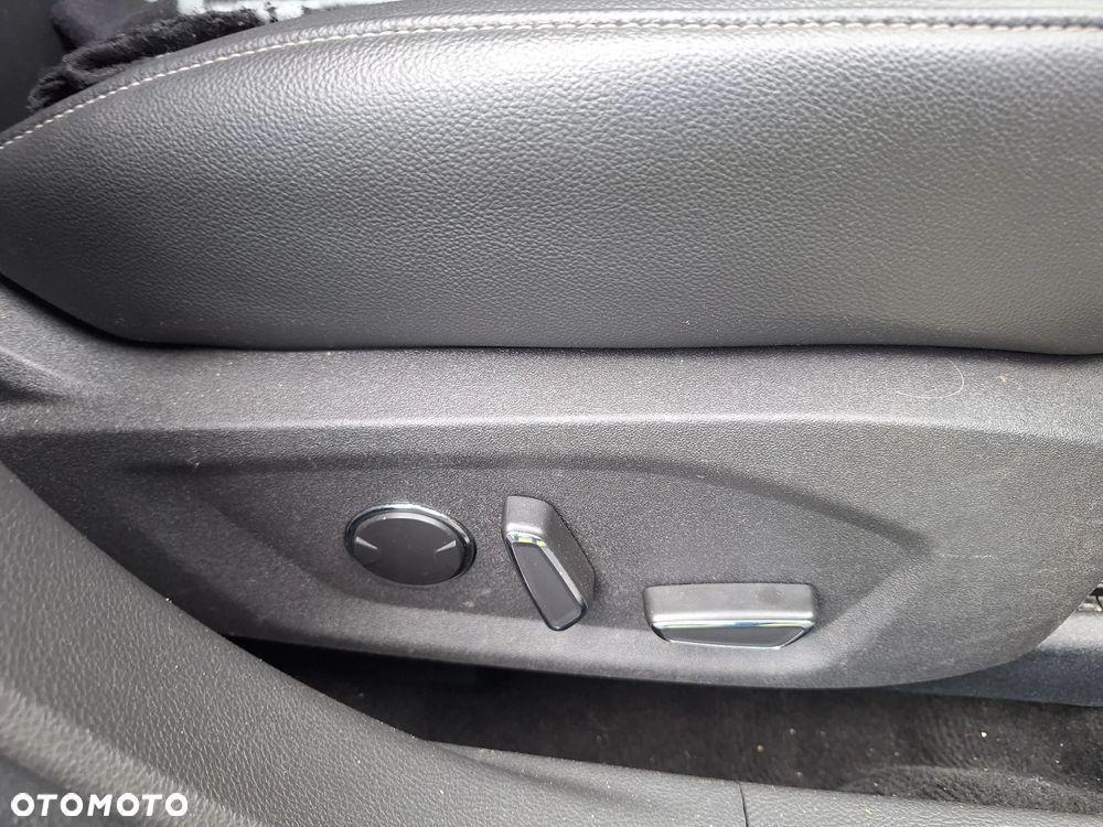 Ford Mondeo 2.0 Hybrid Titanium - 10