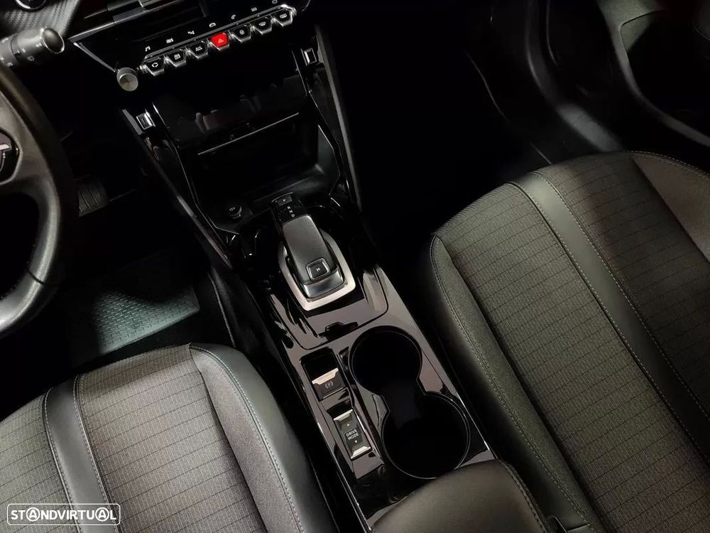 Peugeot 208 1.2 PureTech Allure EAT8 - 43