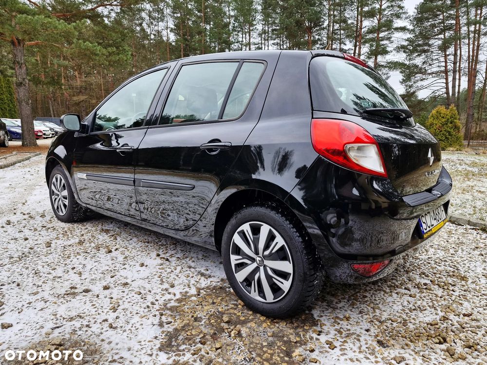 Renault Clio 1.2 16V 75 Dynamique - 13