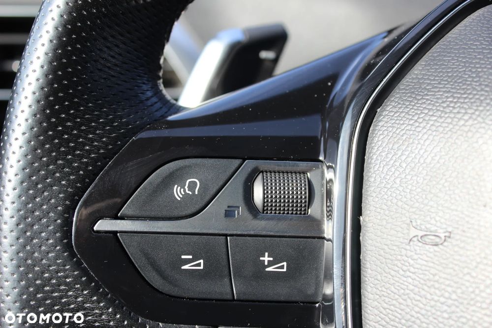 Peugeot 5008 PureTech 180 EAT8 Stop & Start GT - 17