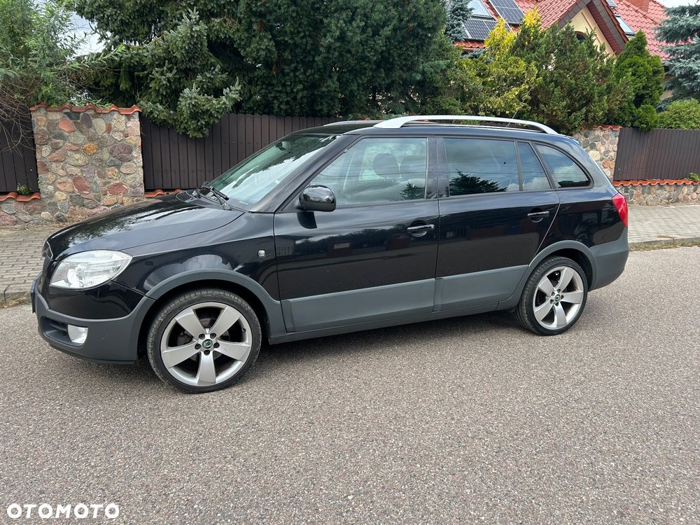Skoda Fabia 1.6 16V Scout - 18