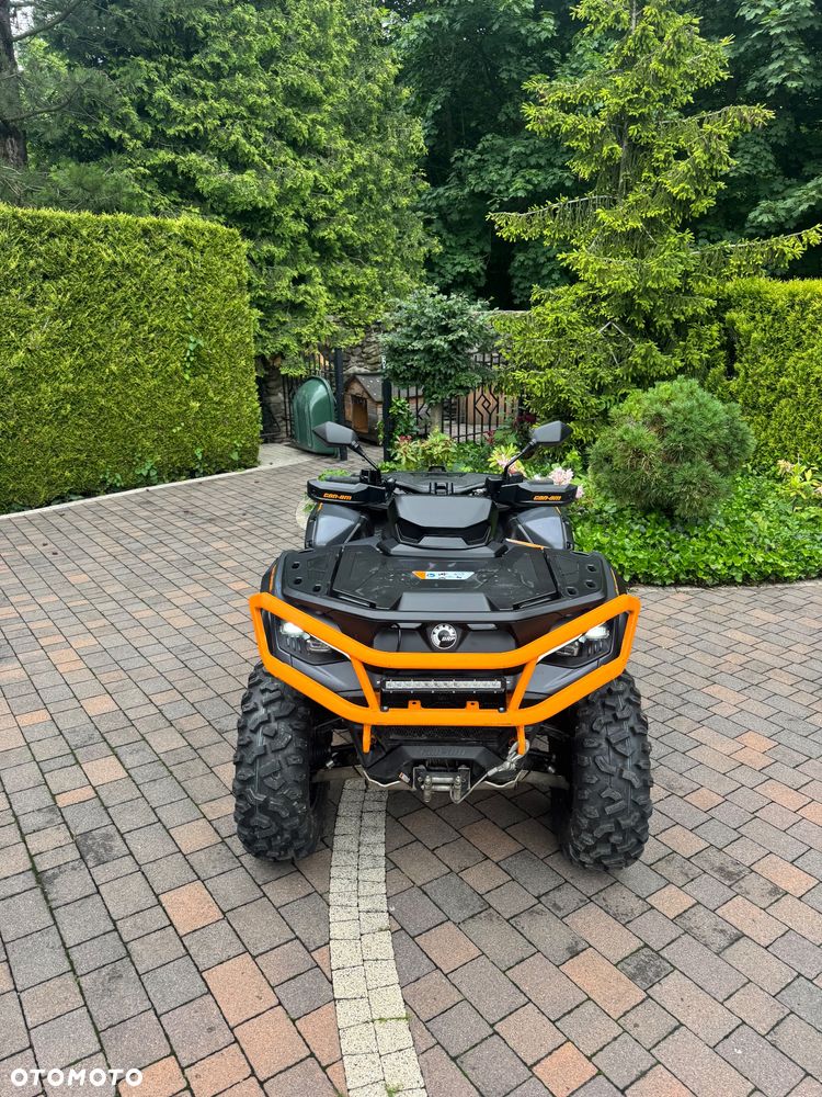 Can-Am Outlander - 2