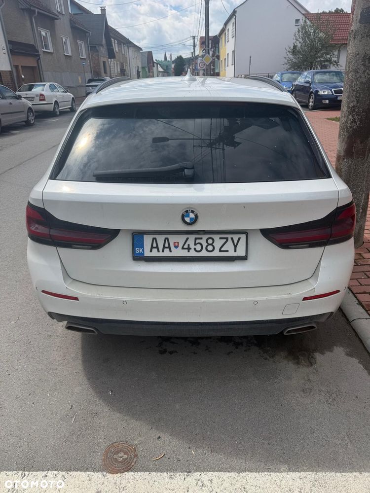 BMW Seria 5 530d xDrive mHEV - 5
