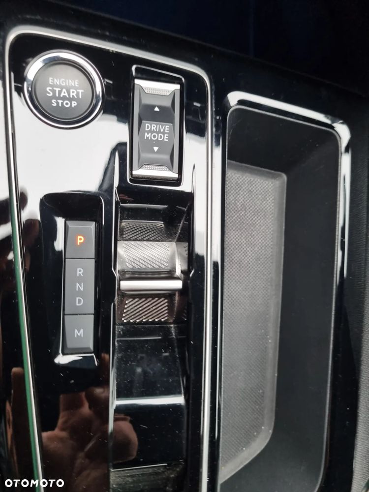 Peugeot 3008 1.2 PureTech Allure S&S EAT6 - 31