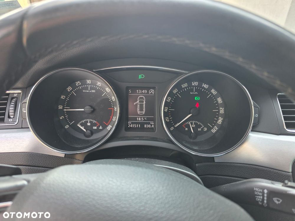 Skoda Superb 2.0 TDI DSG Comfort - 9