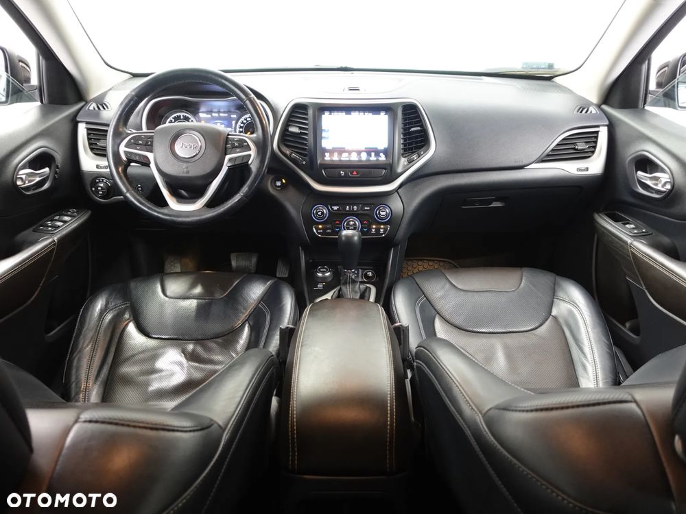 Jeep Cherokee - 27