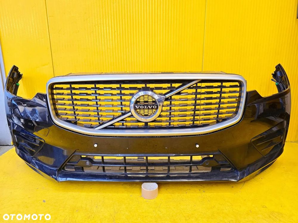 Volvo XC60 II R-DESIGN ZDERZAK PRZÓD PRZEDNI 4 PDC *