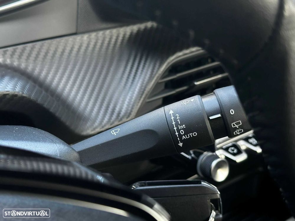 Peugeot 2008 1.2 PureTech Style - 12