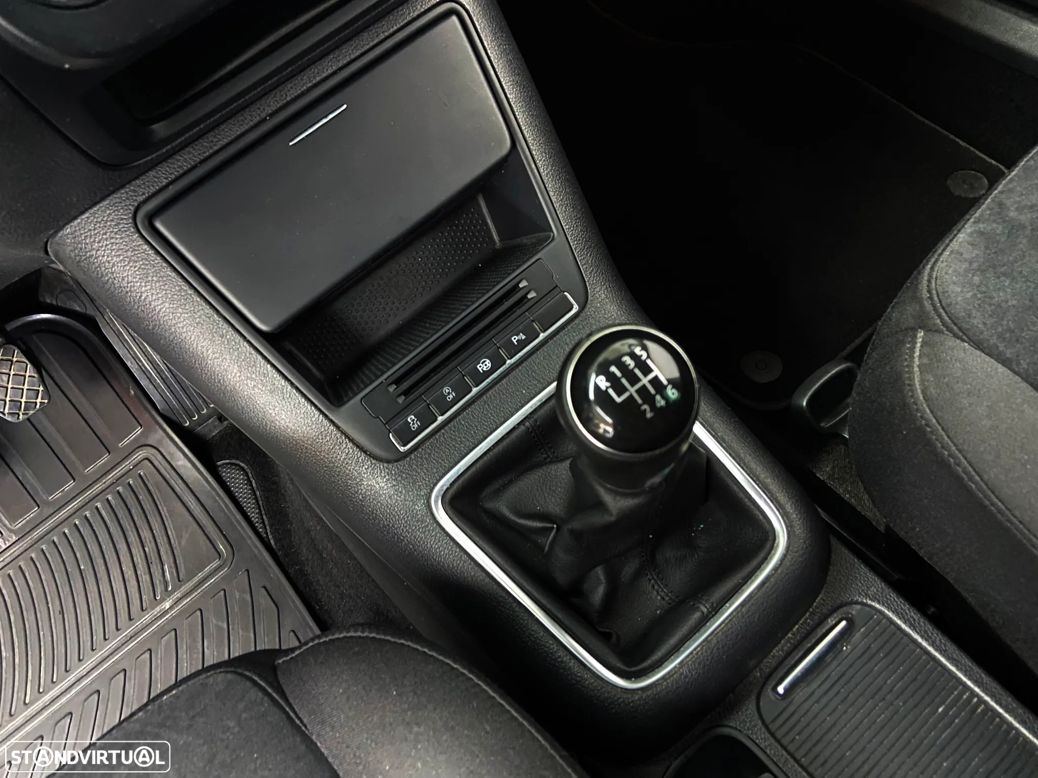 VW Tiguan 2.0 TDi Sport BlueMotion - 21