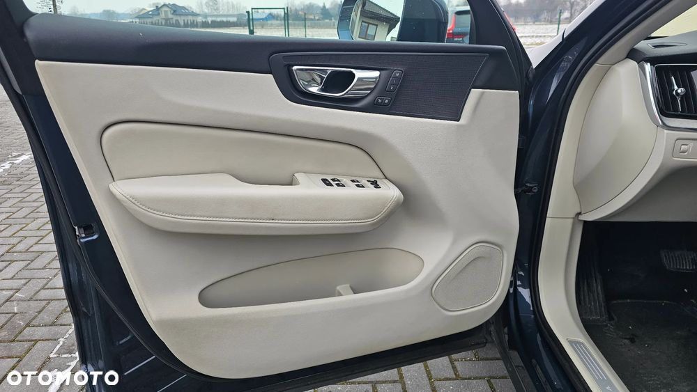 Volvo XC 60 D5 AWD Inscription - 14