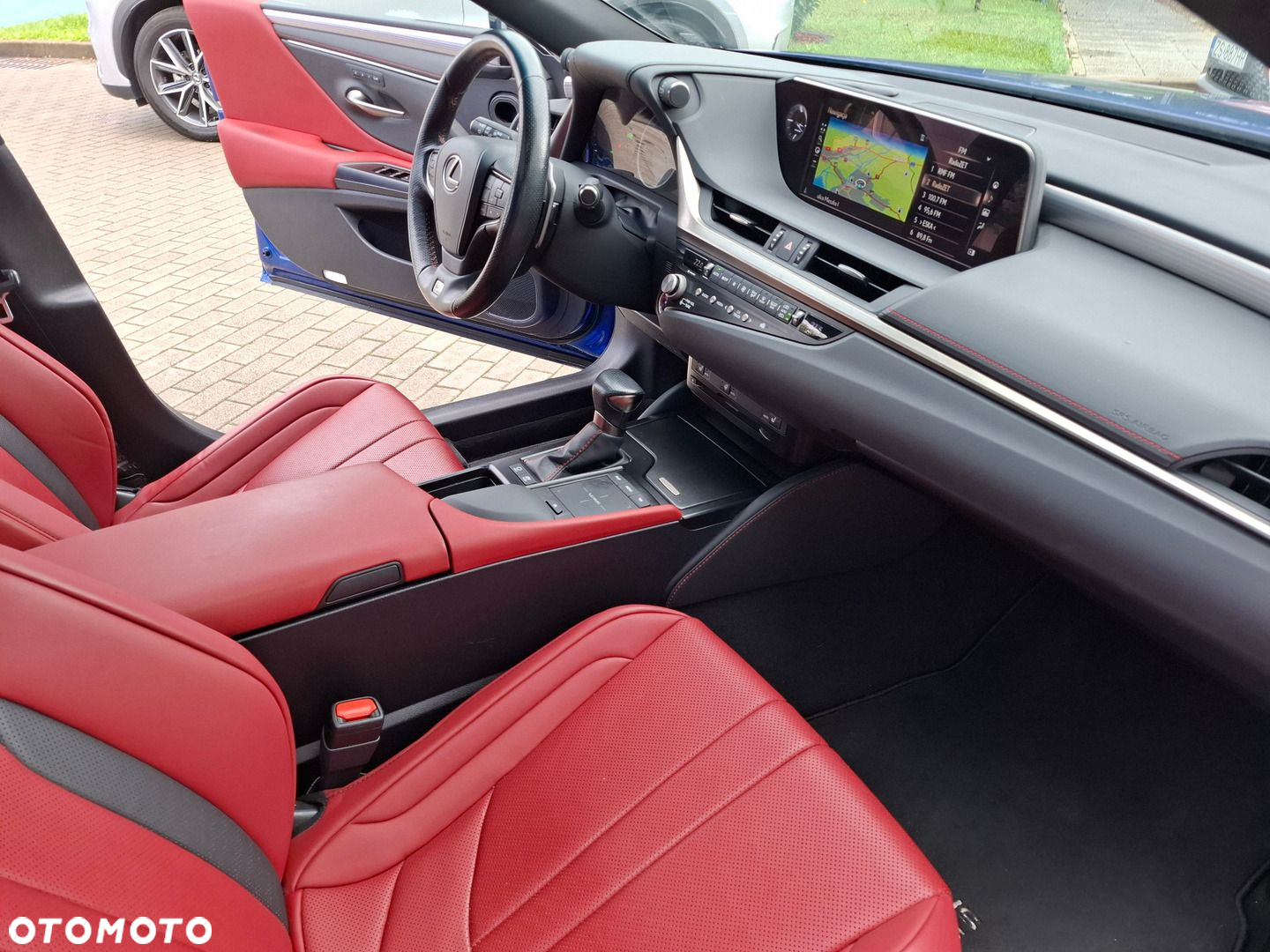 Lexus ES 300h F Sport Edition - 19