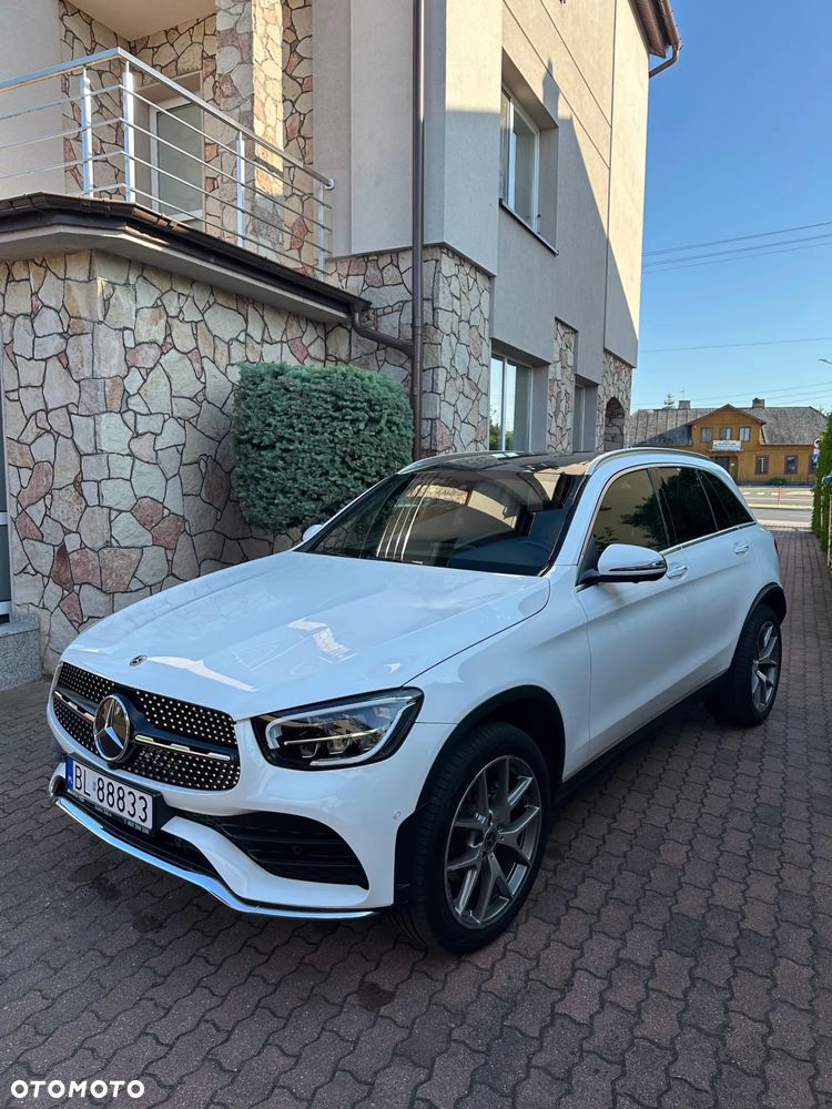Mercedes-Benz GLC 300 4Matic 9G-TRONIC AMG Line - 23