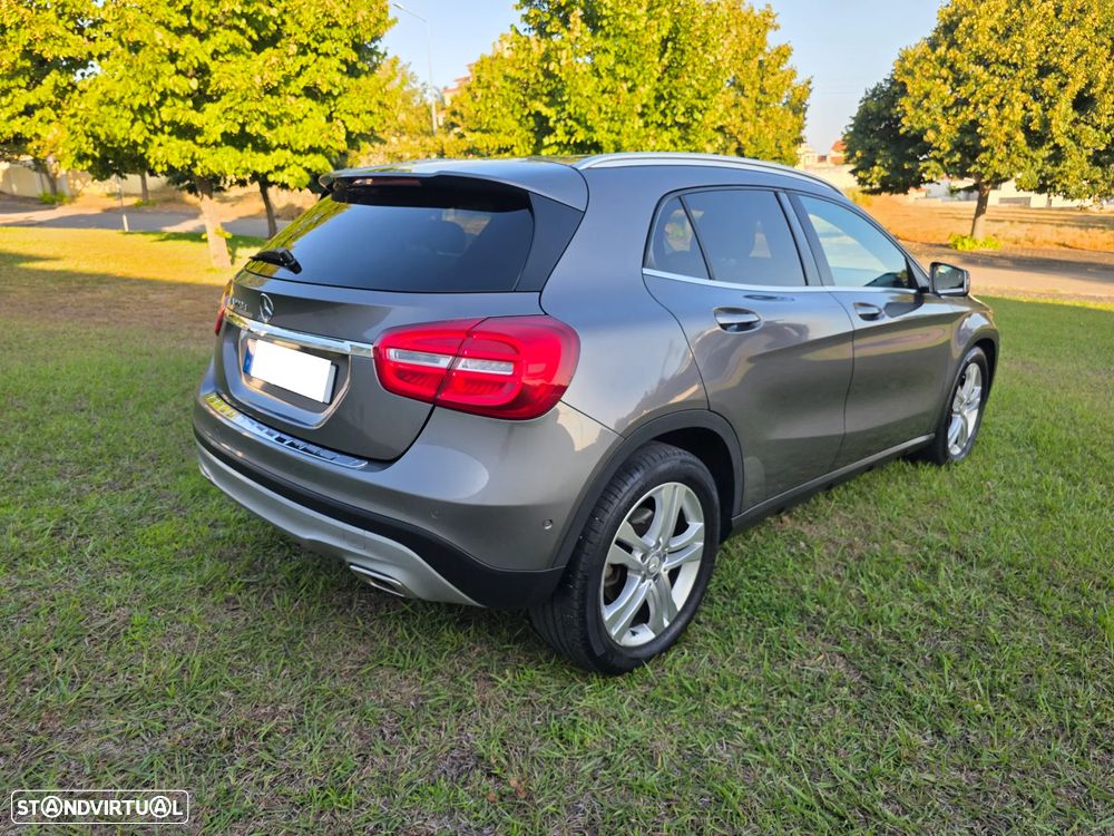 Mercedes-Benz GLA 220 d Urban - 3