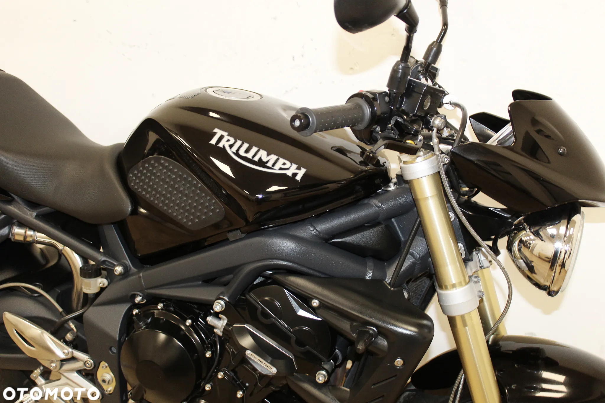 Triumph Street Triple - 10