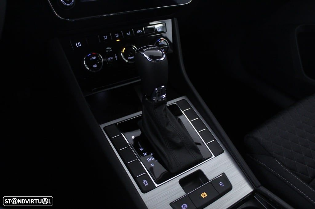 Skoda Superb Break 2.0 TDI Ambition DSG - 29