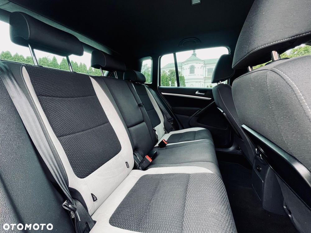 Volkswagen Tiguan 2.0 TDI R-Style - 33