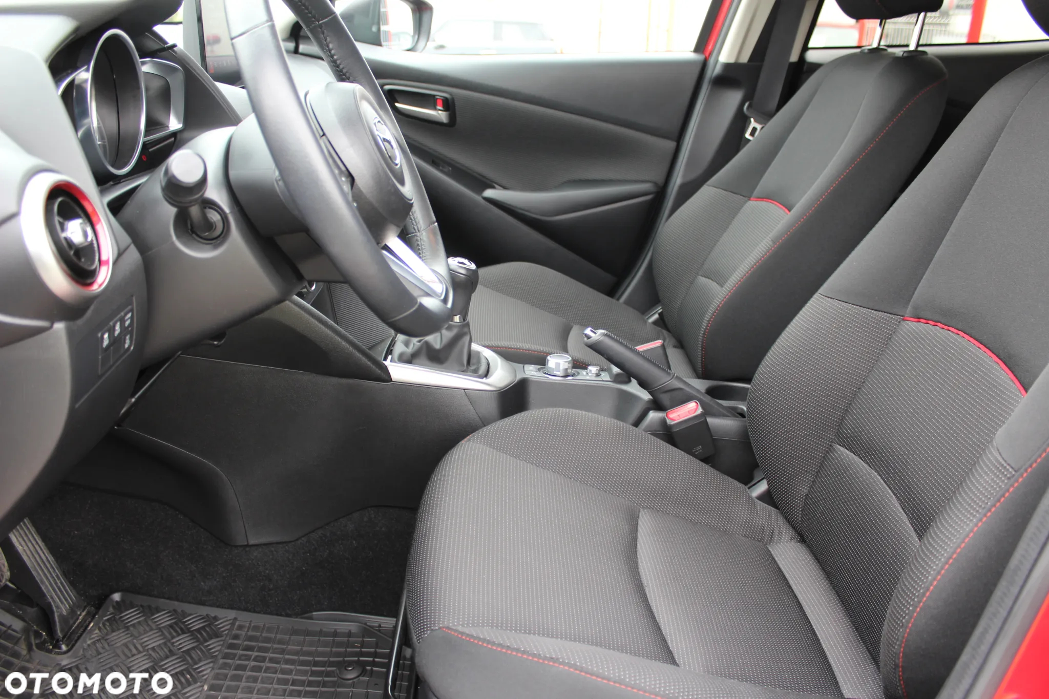 Mazda 2 SKYACTIV-G 90 Homura - 11