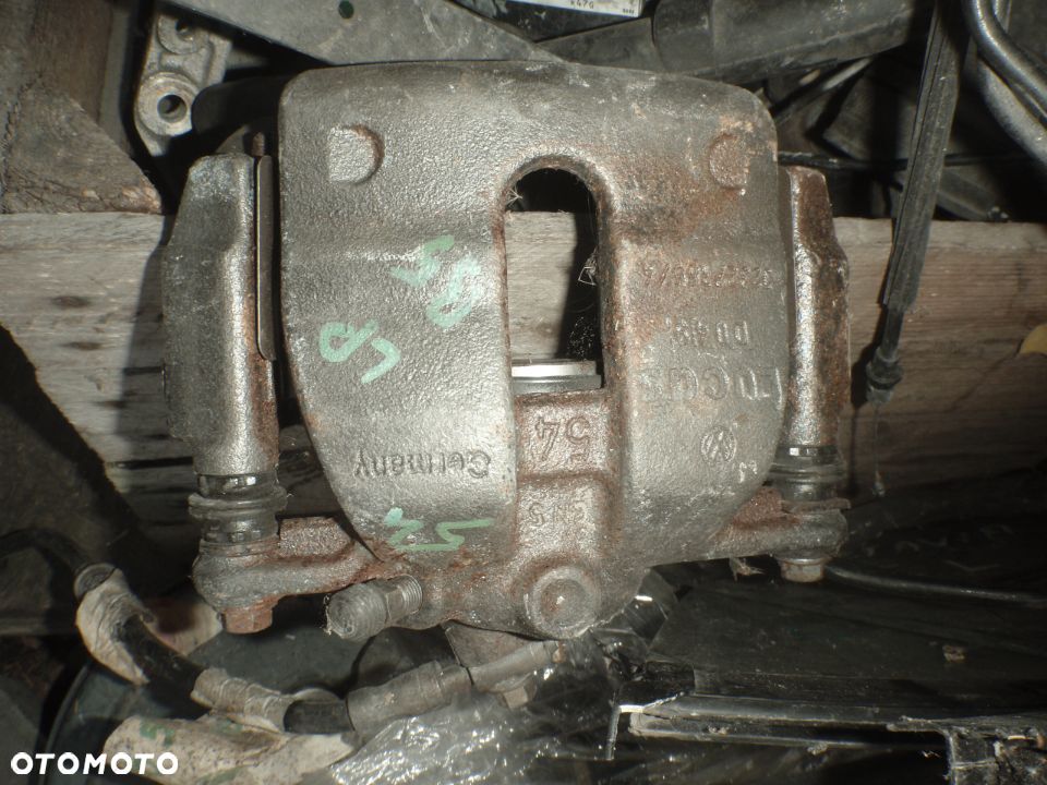 zacisk  jarzmo hamulcowy vw passat b5 b6 golf IV V a3 przód - 3