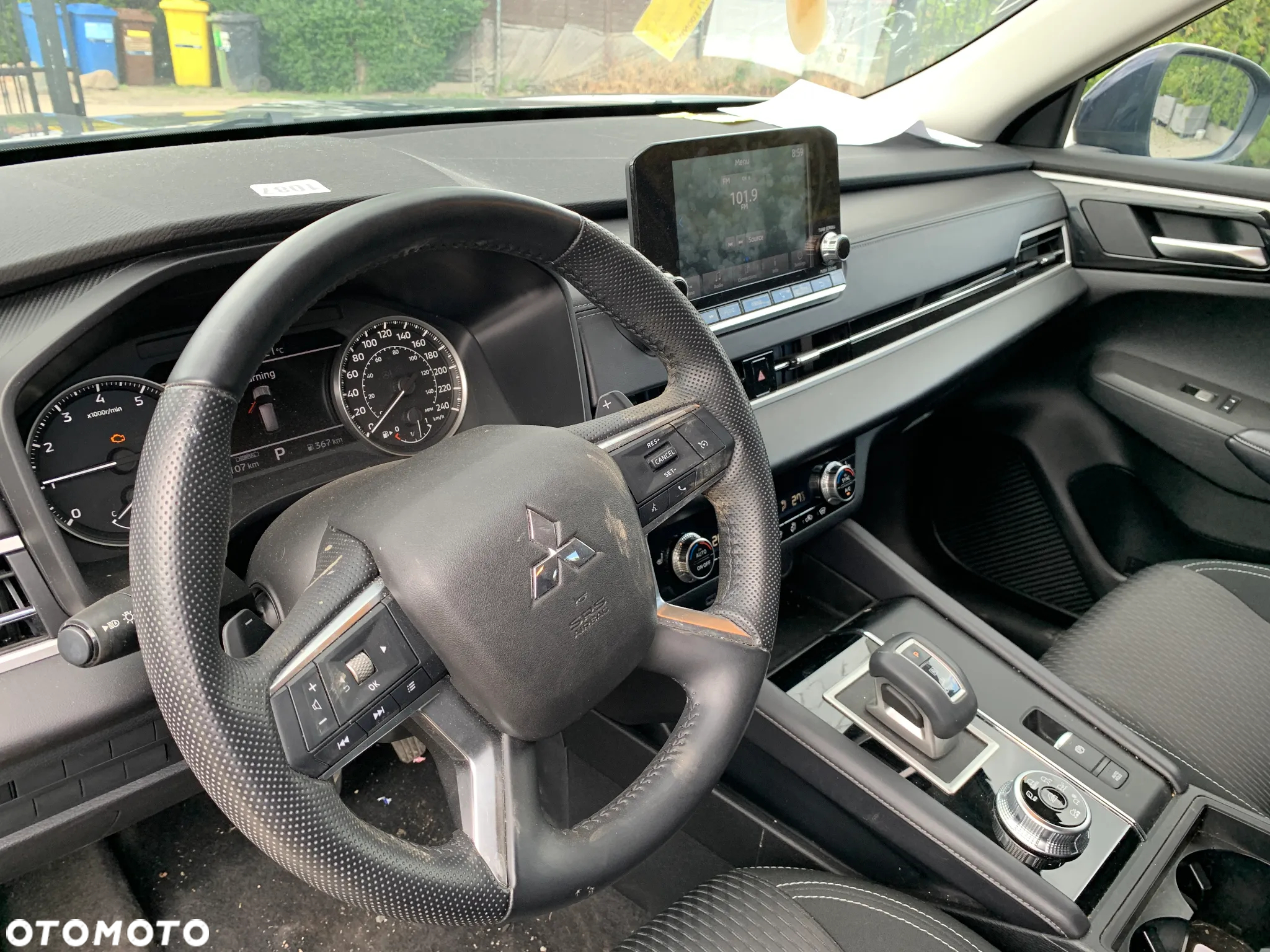 Mitsubishi Outlander - 12