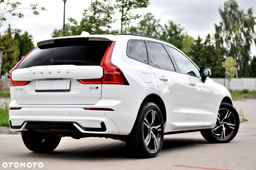 Volvo XC 60 B4 D AWD Plus Dark - 10