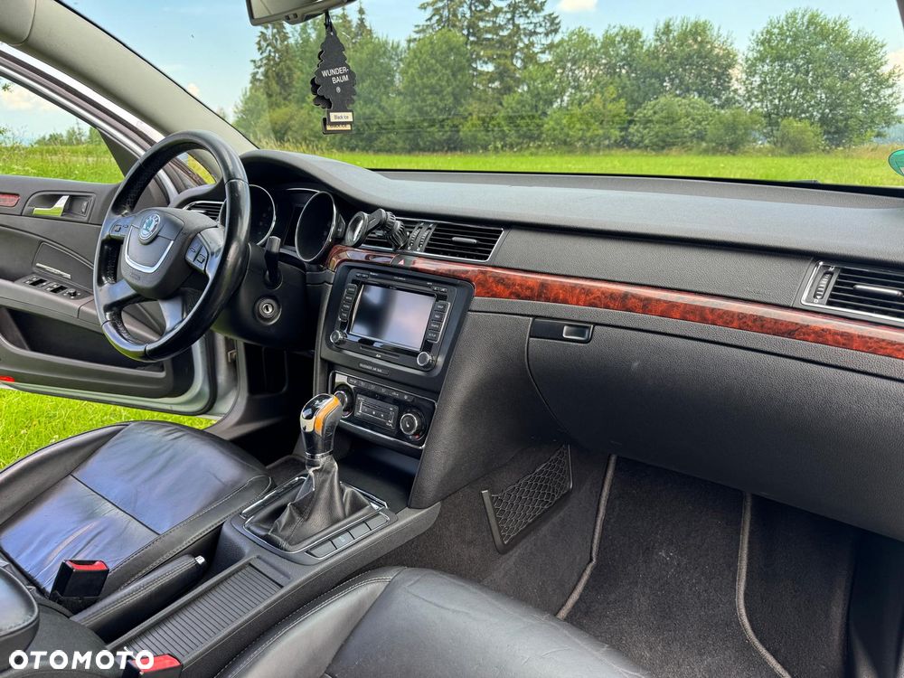 Skoda Superb 2.0 TDI 4x4 Elegance - 24