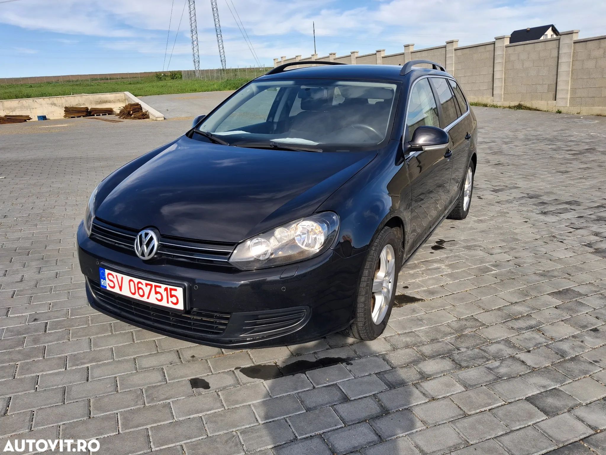 Volkswagen Golf - 1