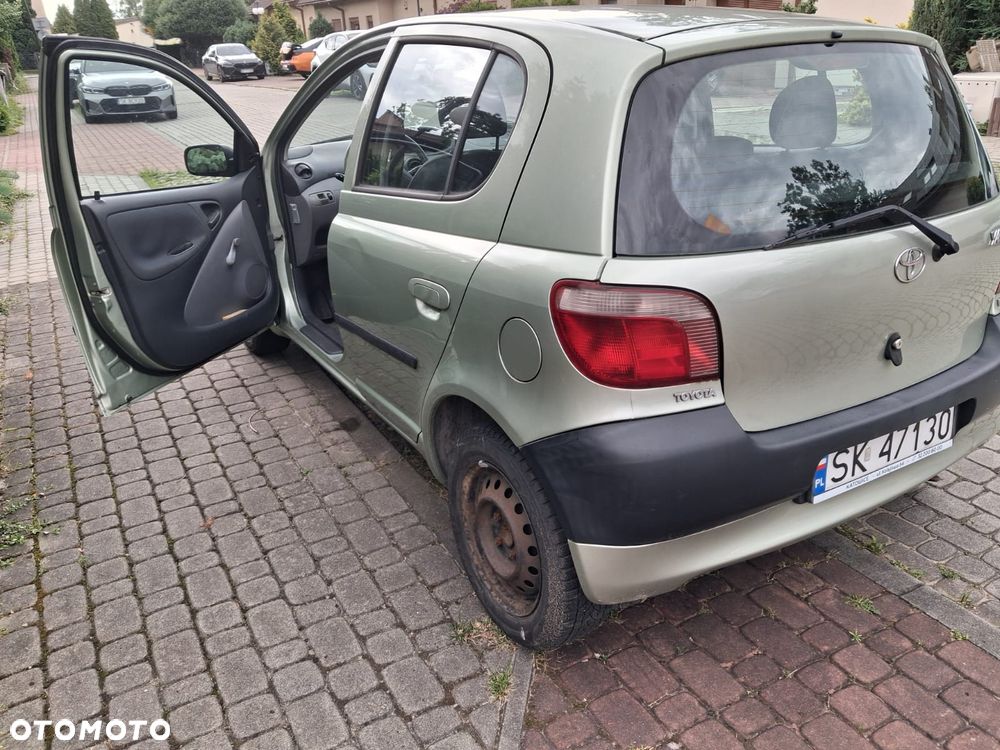 Toyota Yaris 1.0 Base - 4