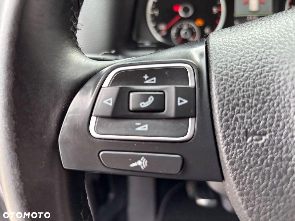 Volkswagen Tiguan 2.0 TDI DPF BlueMotion Technology Sport & Style - 33
