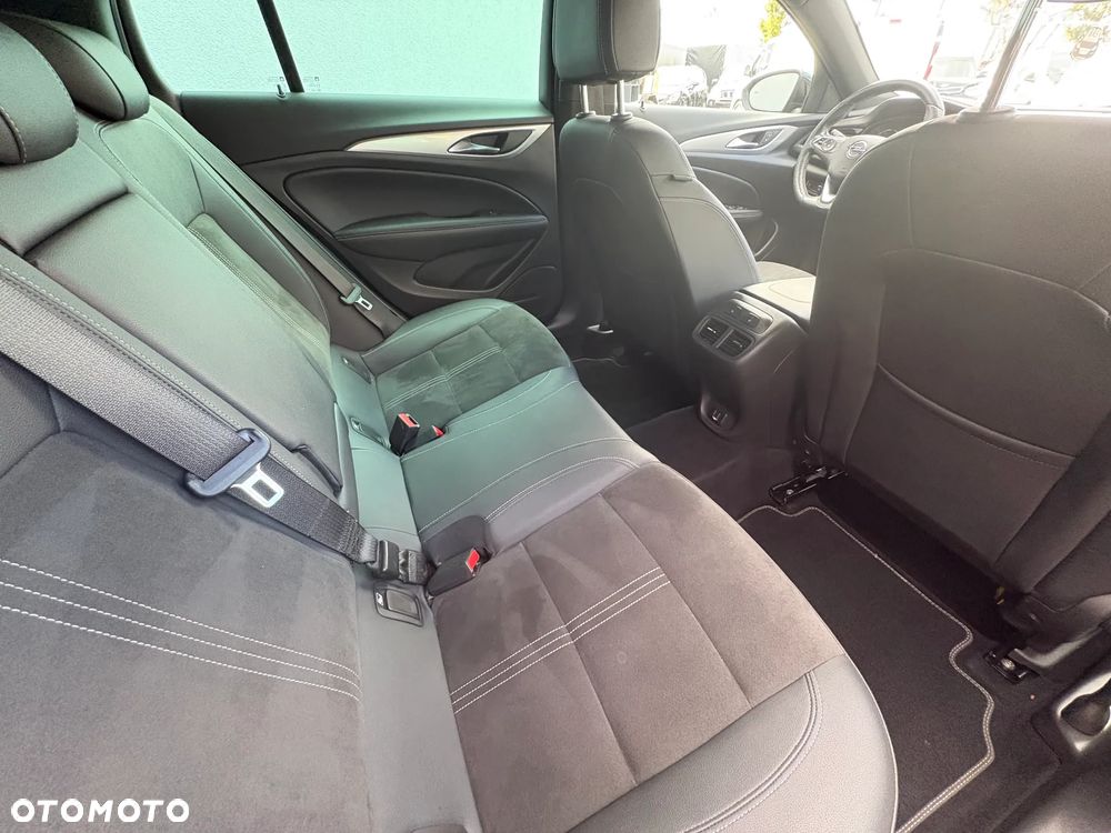 Opel Insignia - 10