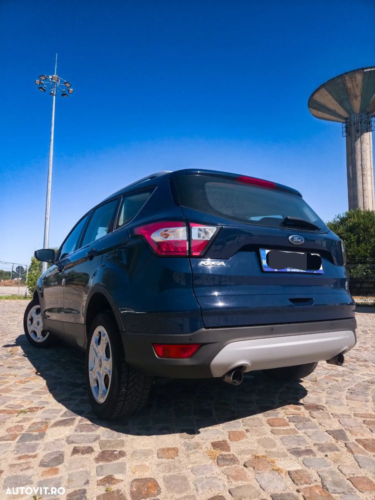 Ford Kuga 1.5 TDCi 2x4 Business Edition - 4