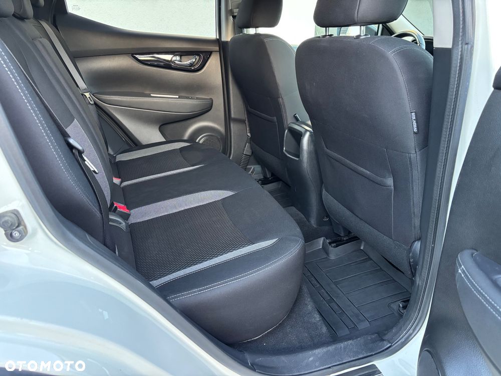 Nissan Qashqai 1.3 DIG-T N-Connecta EU6d - 34