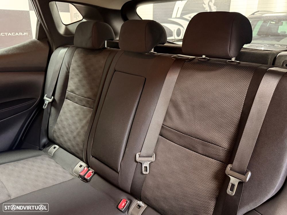 Nissan Qashqai 1.5 dCi N-Connecta 18 - 43