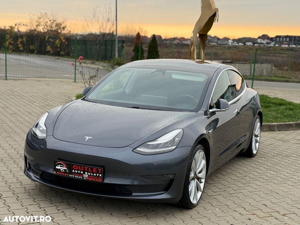 Tesla Model 3 - 24