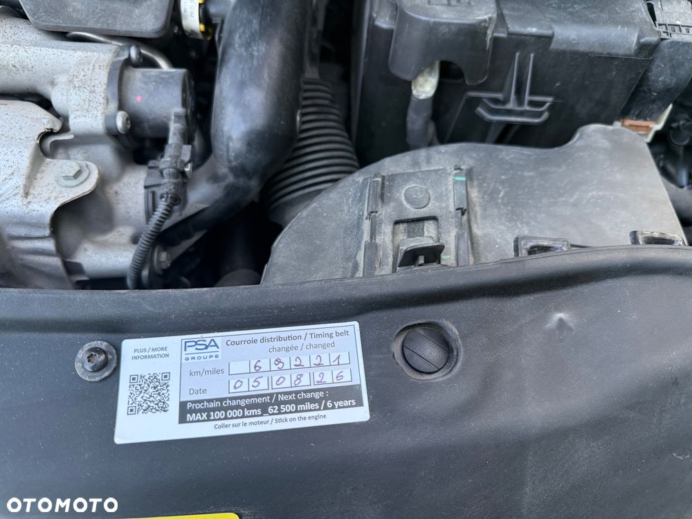 Peugeot 208 PureTech 110 Stop & Start EAT6 Allure - 21