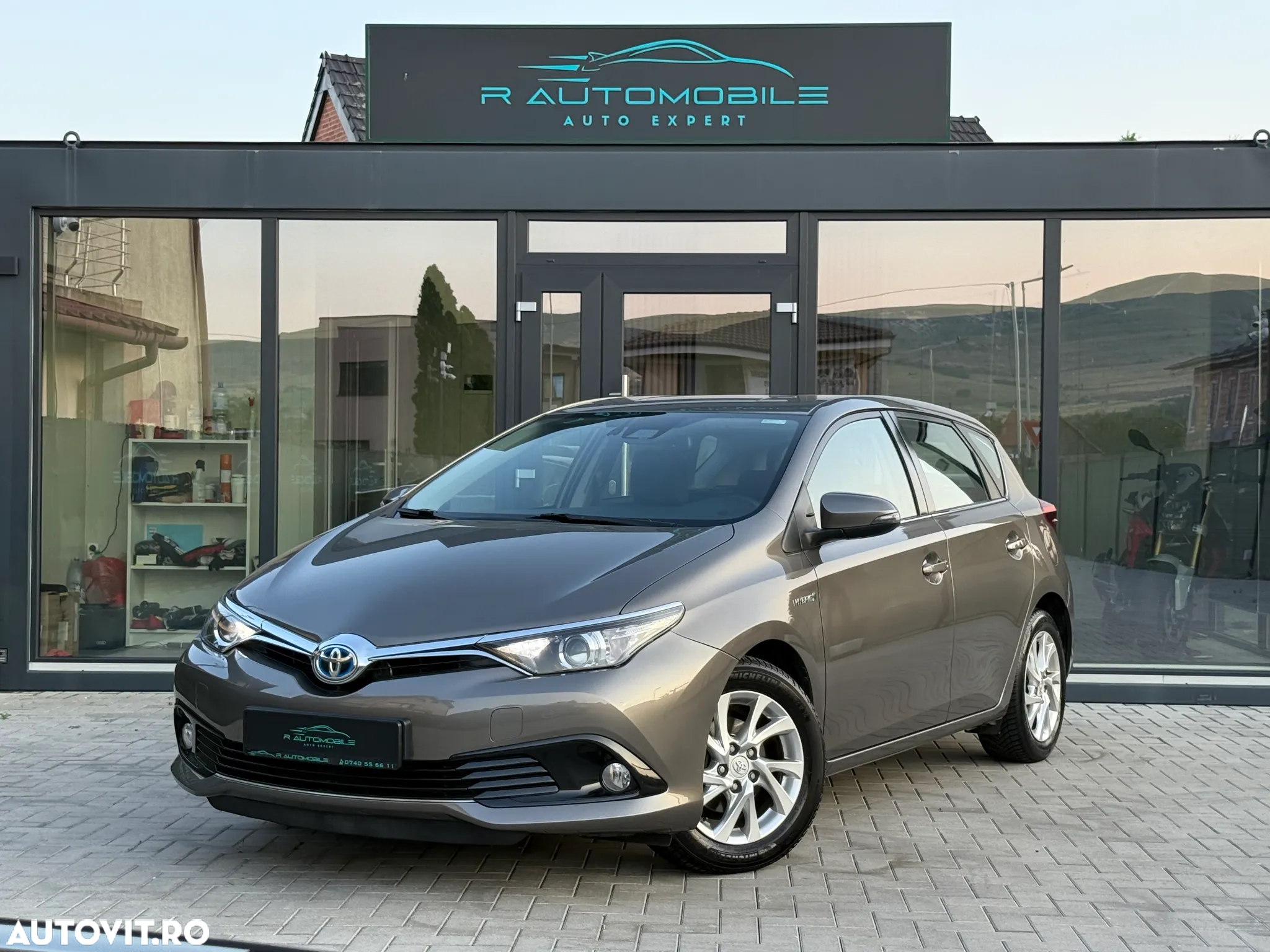 Toyota Auris 1.8 VVT-i Hybrid Automatik Comfort - 4