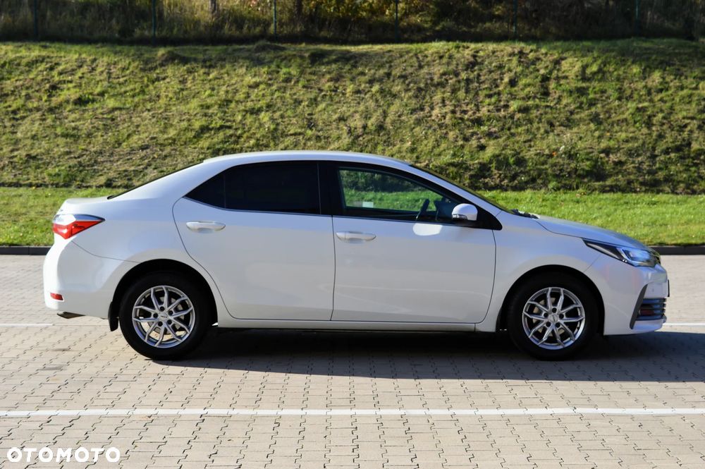 Toyota Corolla 1.6 Prestige MS - 28