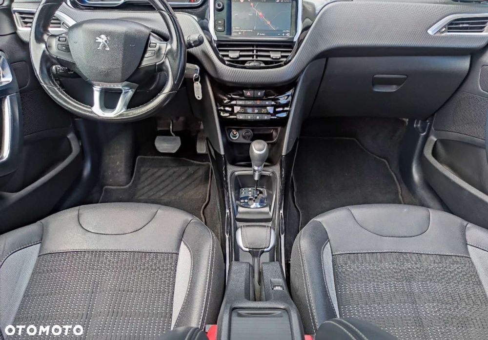 Peugeot 2008 PureTech 110 Stop&Start EAT6 Allure - 31