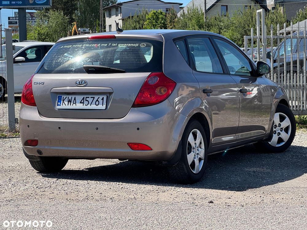 Kia Ceed 1.6 Comfort - 4