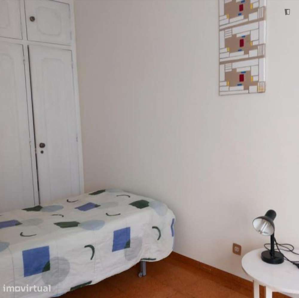 Quarto - localizado em Campolide Lisbon - Grande imagem: 2/13