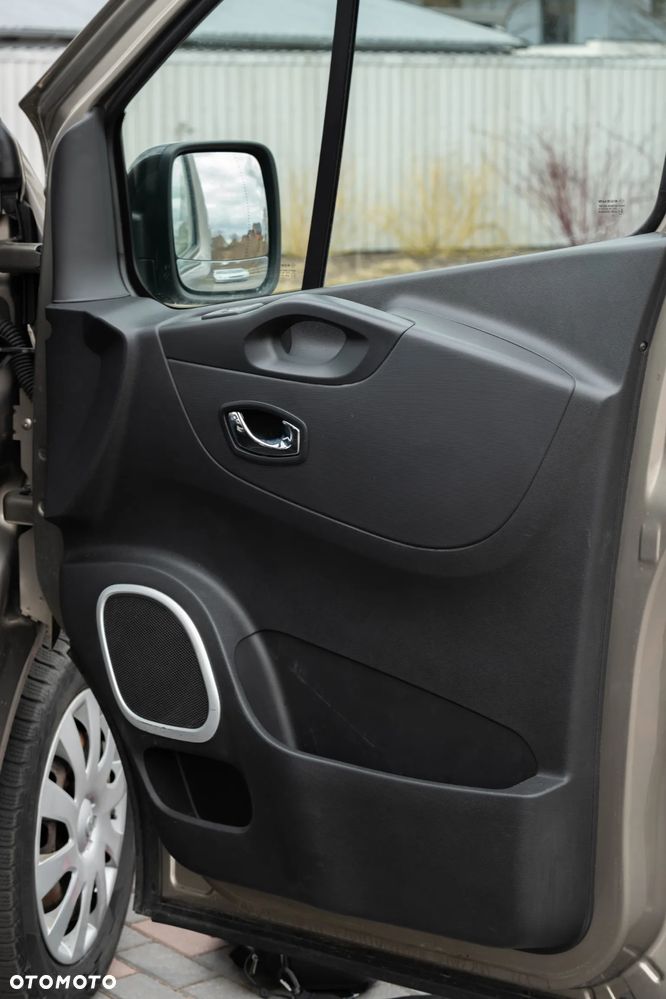 Opel Vivaro L2H1 2,9t Elegance Business - 25