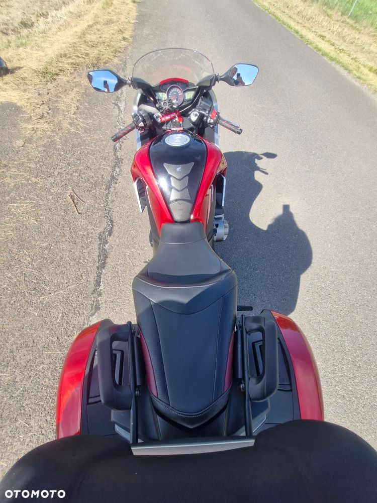 Honda VFR - 15